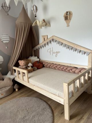 Detská postýlka Polárka 🌟 • 90x200 • zábrana levá strana Děkujeme @liv_kaclikova 🤍 #domeckovepostelekids #domeckovapostel...