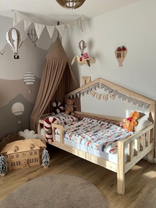 Přejeme vám krásnou 4. adventní neděli 😍 plnou klidu, pohody a tepla domova 🎄✨ Na 📸 je domečková postýlka Polárka 💫...